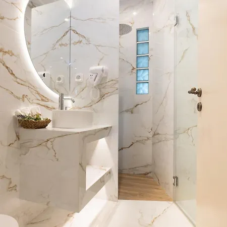 Ξενοδοχείο με διαμερίσματα Rodavgi 3*